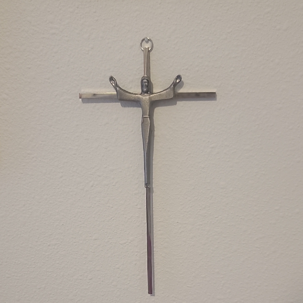 Silver Wall Crucifix